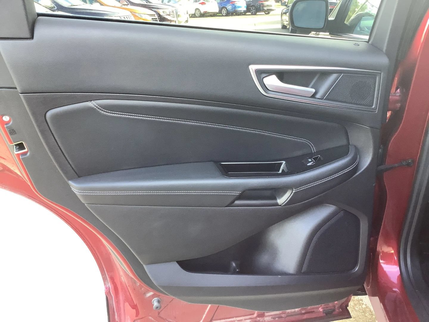 Used 2019 Ford Edge Titanium w/ Equipment Group 301A AWD/4WD image 21