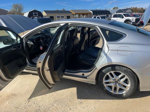 Used 2013 Ford Fusion SE image 10