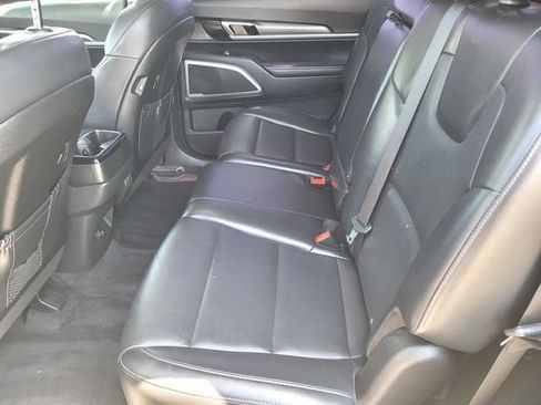 Used 2020 Kia Telluride S w/ S 8 Passenger Seating Package AWD/4WD image 13