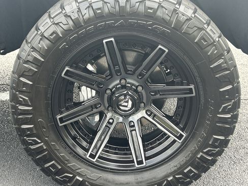 Used 2024 Chevrolet Silverado 1500 LT Trail Boss w/ Convenience Package II AWD/4WD image 33