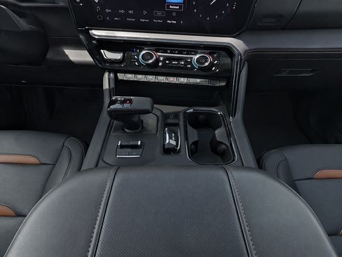 Used 2023 GMC Sierra 1500 AT4 w/ Technology Package AWD/4WD image 19