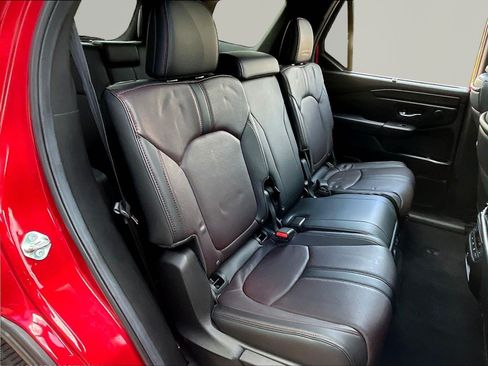 Used 2025 Honda Pilot Black Edition image 25