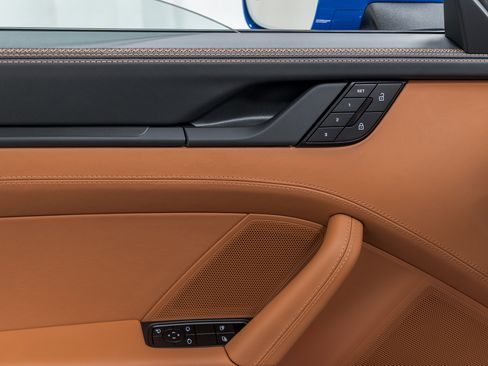 Used 2026 Porsche 911 Targa 4 GTS image 14