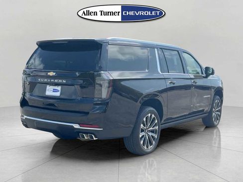 New 2026 Chevrolet Suburban High Country AWD/4WD image 4
