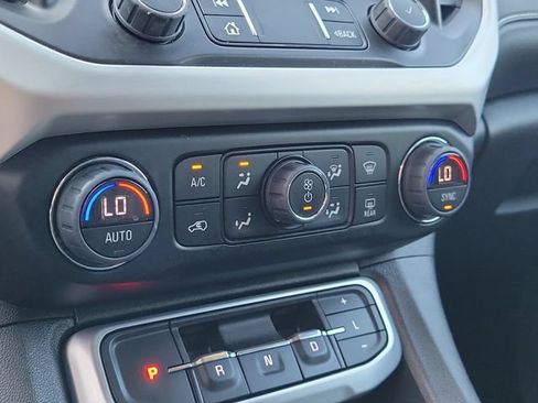 Used 2023 GMC Acadia SLT w/ Elevation Edition FWD image 26