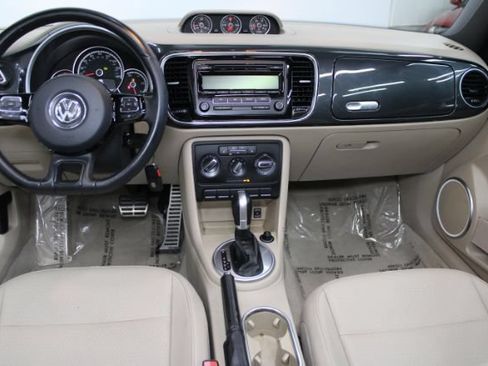 Used 2015 Volkswagen Beetle R-Line FWD image 2
