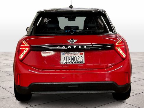 Certified 2025 MINI Cooper 4-Door Hardtop image 7