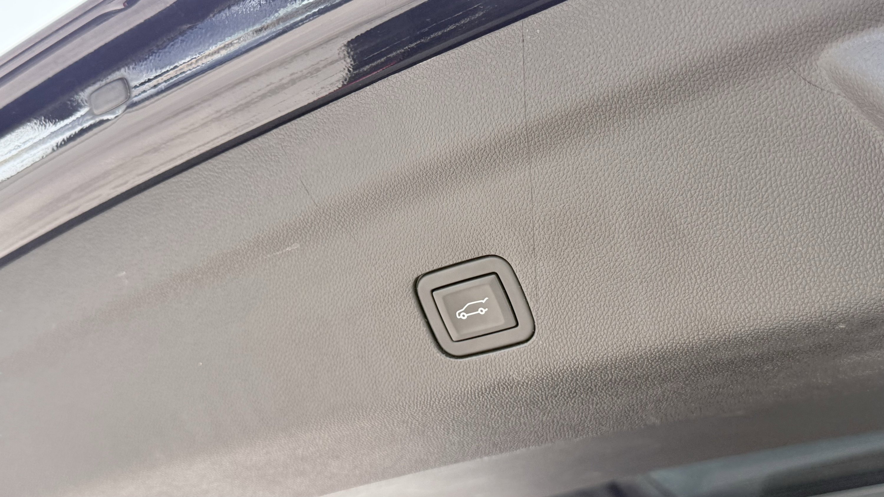 Used 2023 GMC Yukon Denali RWD image 12