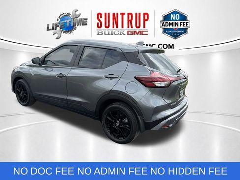 Used 2023 Nissan Kicks SV FWD image 3