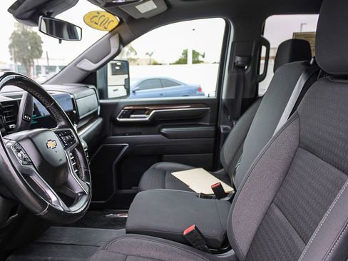Used 2025 Chevrolet Silverado 2500 LT AWD/4WD image 17