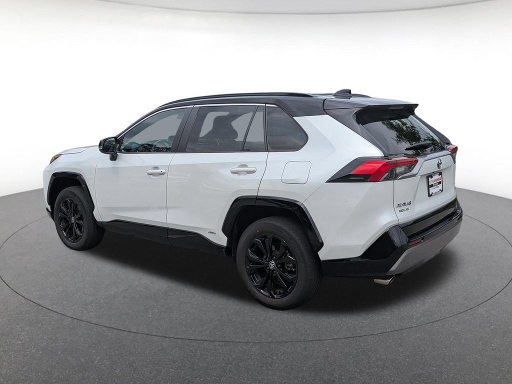 Used 2023 Toyota RAV4 XSE AWD/4WD image 4