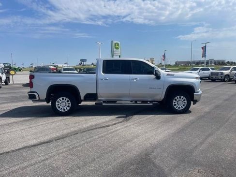 Used 2022 Chevrolet Silverado 2500 LTZ w/ LTZ Convenience Package image 4