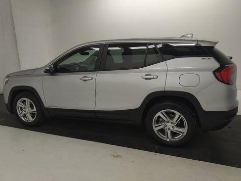Used 2021 GMC Terrain SLE FWD image 3