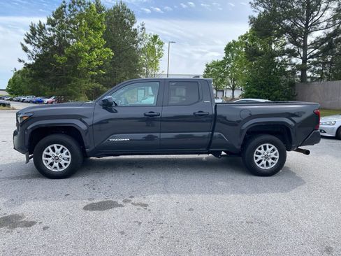Used 2024 Toyota Tacoma SR5 AWD/4WD image 3