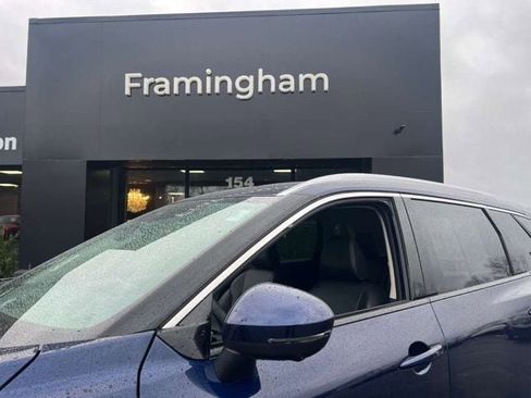 Used 2025 Nissan Rogue SL image 25