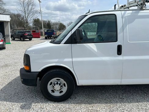 Used 2015 Chevrolet Express 2500 image 4