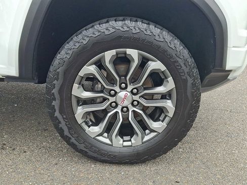 Certified 2023 GMC Canyon Denali AWD/4WD image 9