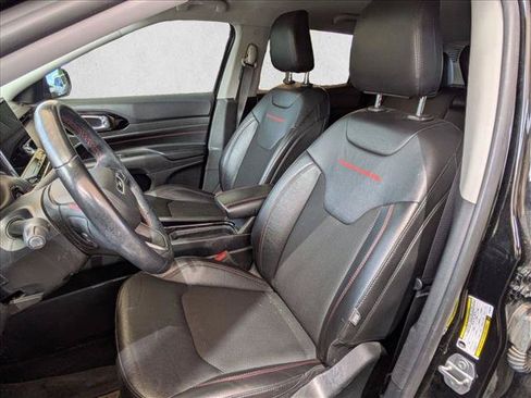 Used 2022 Jeep Compass Trailhawk w/ Trailhawk Convenience Group AWD/4WD image 9