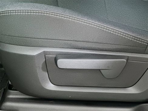 Used 2024 RAM 2500 Tradesman w/ Chrome Appearance Group image 21