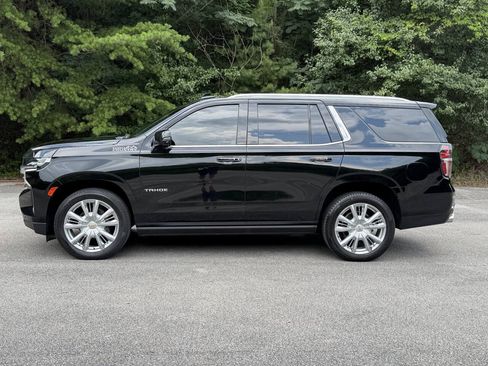 Used 2022 Chevrolet Tahoe High Country w/ Premium Package 2 AWD/4WD image 2