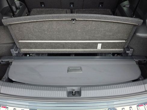 Certified 2023 Volkswagen Tiguan SE R-Line FWD image 73