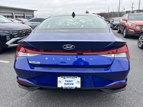 Used 2023 Hyundai Elantra SEL image 6