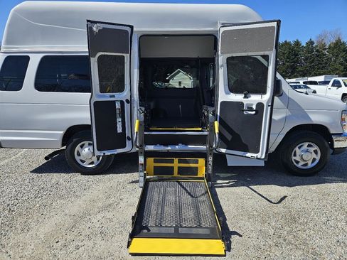 Used 2014 Ford E-350 and Econoline 350 Extended Super Duty w/ Power Group RWD image 18