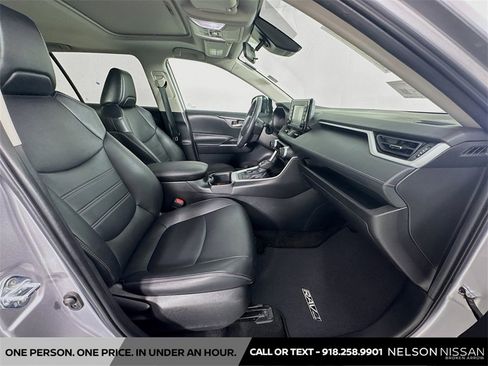 Used 2022 Toyota RAV4 XLE Premium image 26