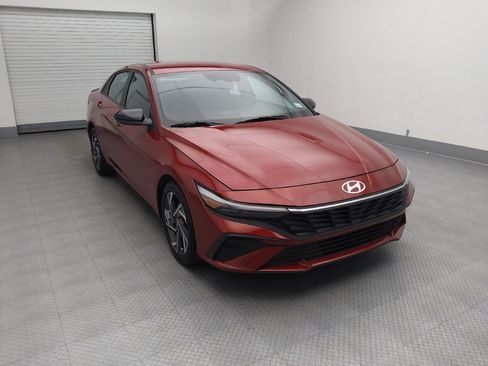Used 2025 Hyundai Elantra Sport FWD image 14