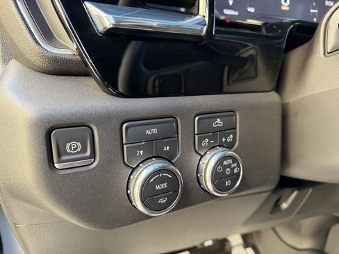 Used 2024 GMC Sierra 1500 Elevation w/ LPO, Elevation Black Package image 19