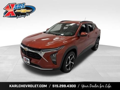 Certified 2024 Chevrolet Trax LT FWD image 1