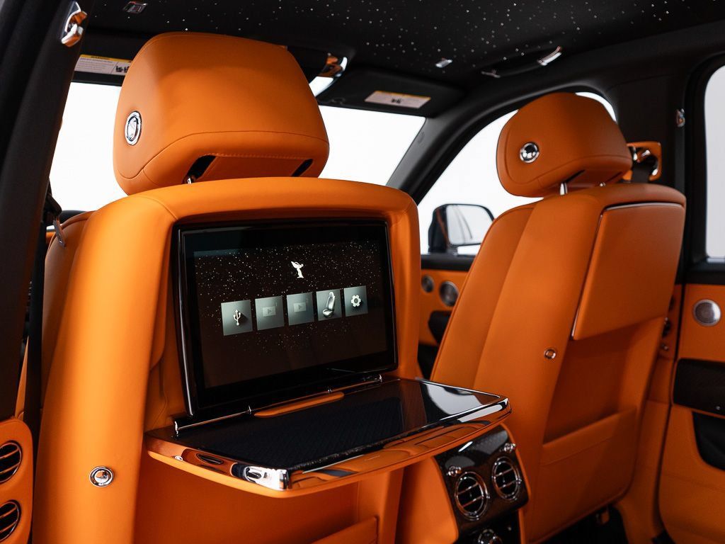 New 2027 Rolls-Royce Cullinan Black Badge AWD/4WD image 25