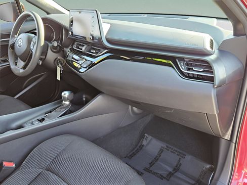 Used 2019 Toyota C-HR LE image 15