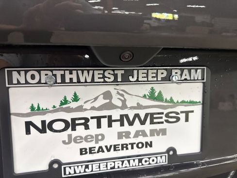 New 2025 Jeep Grand Cherokee Laredo X w/ Luxury Tech Group I image 21