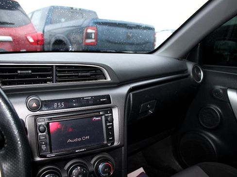 Used 2015 Scion tC image 9