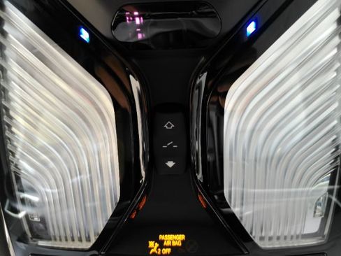 Used 2025 BMW X5 sDrive40i w/ M Sport Package RWD image 60
