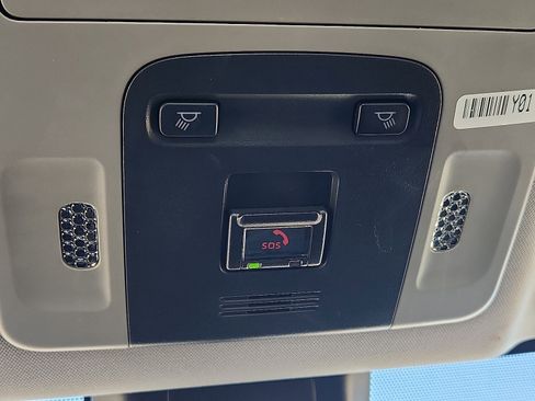 Used 2024 Toyota Camry SE image 21