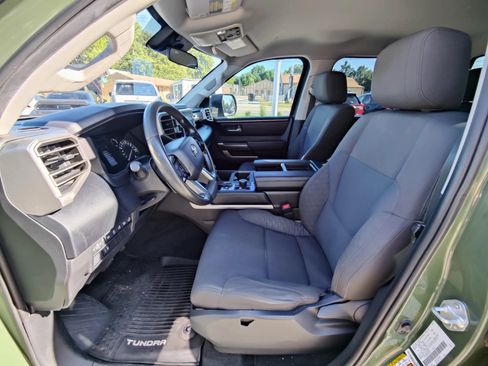Used 2022 Toyota Tundra SR5 w/ SR5 Convenience Package AWD/4WD image 14