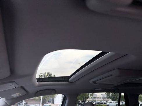 Used 2017 Honda Pilot Elite image 32