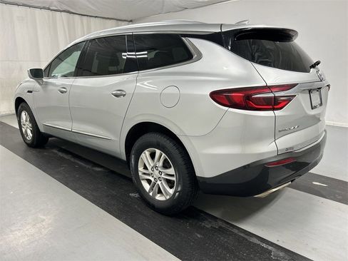 Used 2020 Buick Enclave Essence image 6