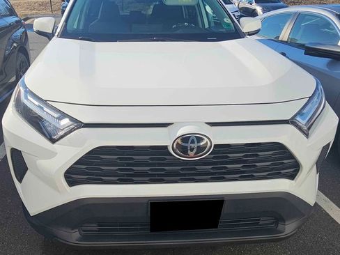 Used 2023 Toyota RAV4 XLE w/ Convenience Package image 2