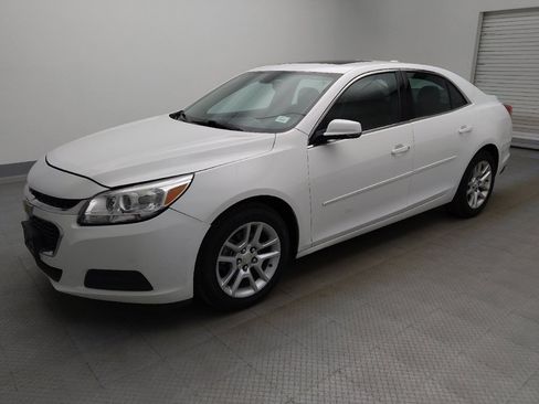Used 2016 Chevrolet Malibu LT w/ Power Convenience Package FWD image 2