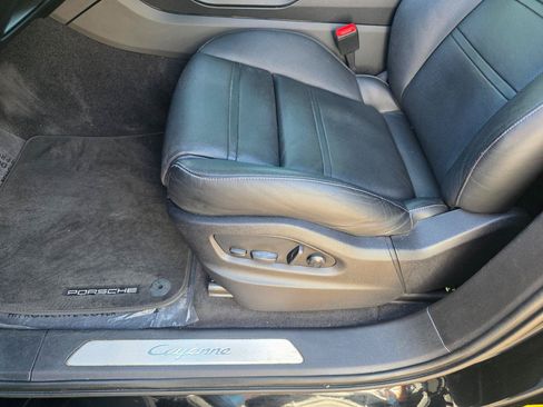 Used 2022 Porsche Cayenne AWD/4WD image 34