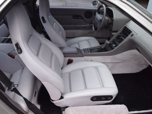 Used 1993 Porsche 928 GTS RWD image 44