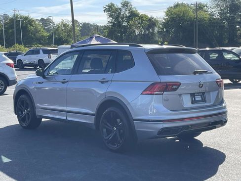 Used 2024 Volkswagen Tiguan SE R-Line image 5