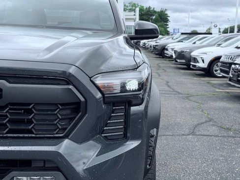 Used 2025 Toyota Tacoma TRD Off-Road AWD/4WD image 3