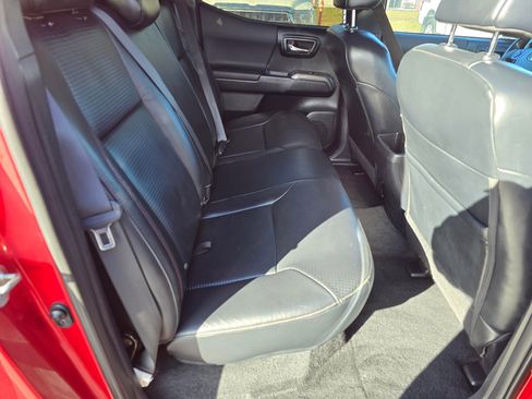 Used 2017 Toyota Tacoma TRD Pro AWD/4WD image 31