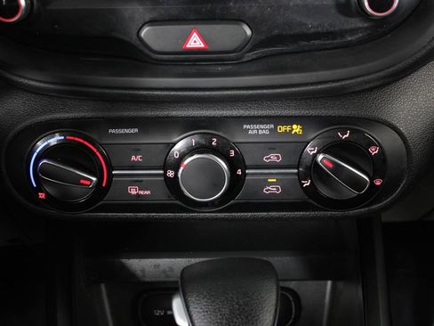 Used 2020 Kia Soul LX image 19