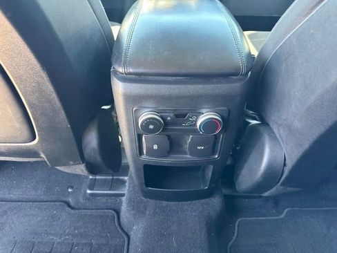 Used 2020 Ford Explorer XLT RWD image 9