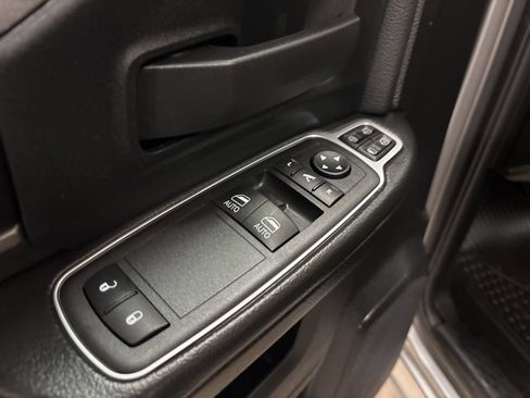 Used 2024 RAM 2500 Tradesman w/ Chrome Appearance Group AWD/4WD image 24